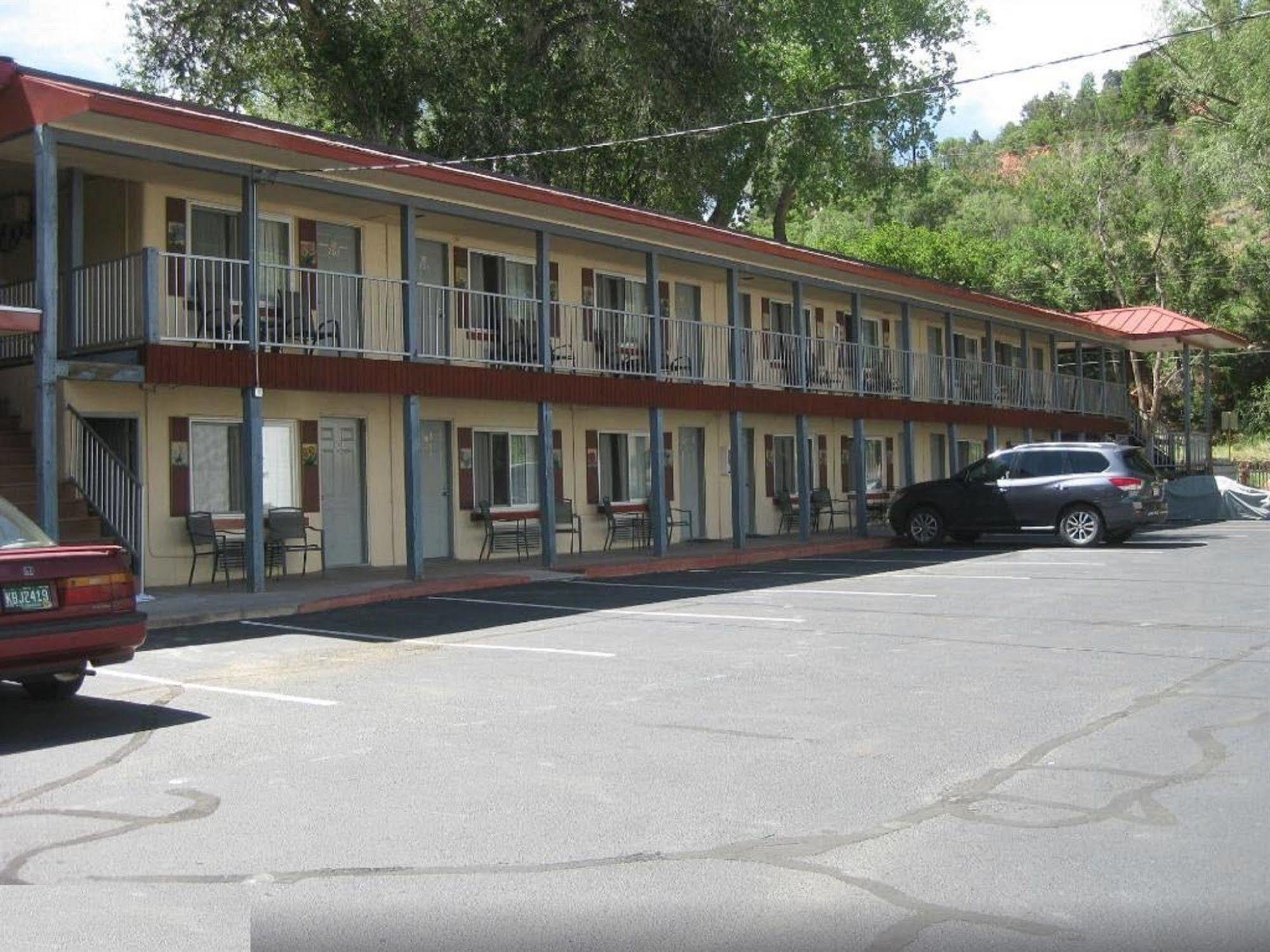 Pikes Peak Inn Manitou Springs Exterior photo